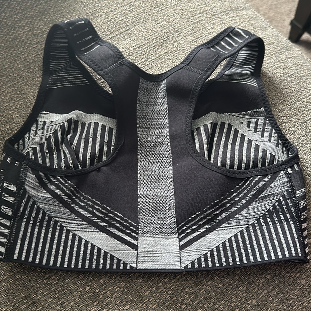Nike FE/NOM Flyknit High-Support Non-Padded Sports Bra Size Small S - Picture 2 of 4